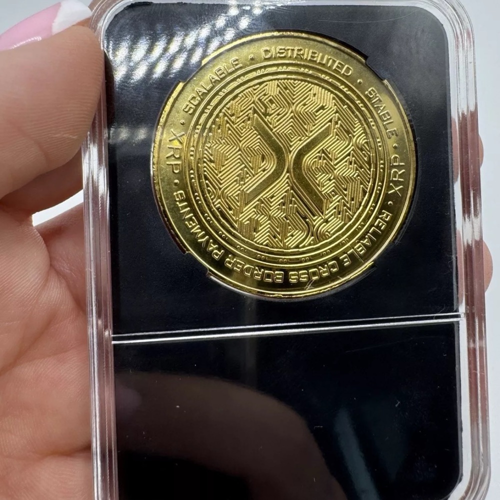 Gold Color Ripple Commemorative Coin - Picture 10 of 12